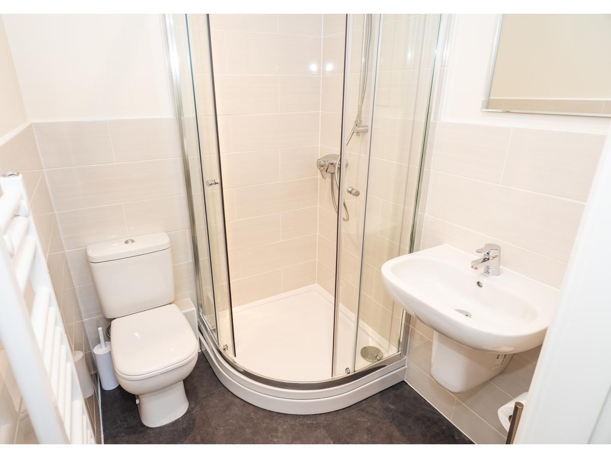 Stylish Flat Near The Centre - Pass The Keys Apartment